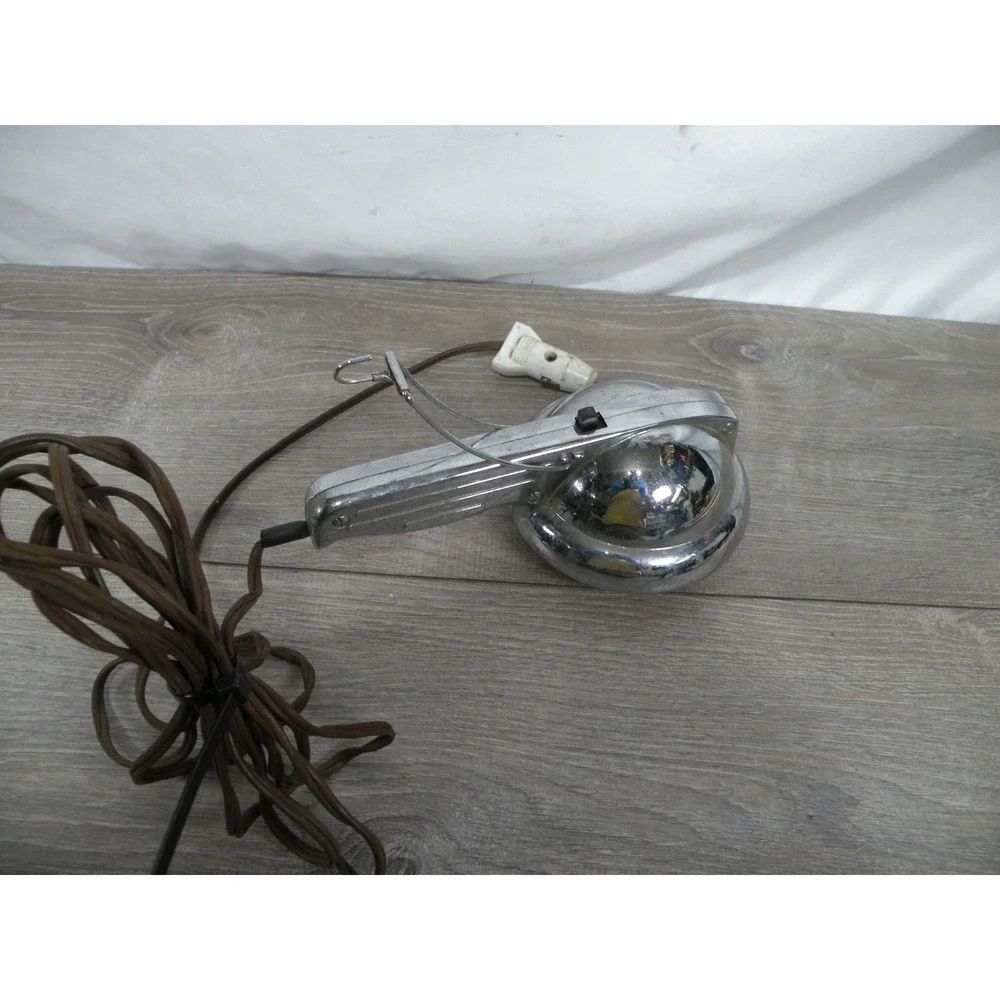 Vintage Unity Mfg Co Chicago USA Spotlight Hand Lamp Chrome Industrial Light